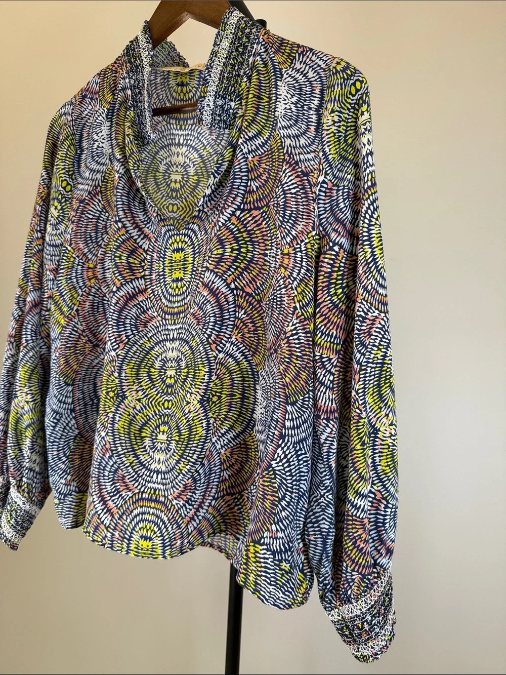 Marie Oliver Emilie Silk Blouse Mock Neck Smocked Abstract Kaleidoscope Size L - Picture 6 of 12